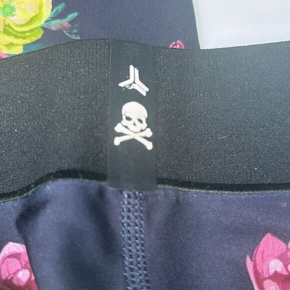 NWOT Ultracor x SoulCycle Navy Floral Velvet Racing Stripe Leggings Sz M - Picture 4 of 5